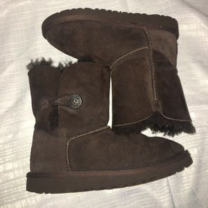 Brown UGG boots size 3 (girls)